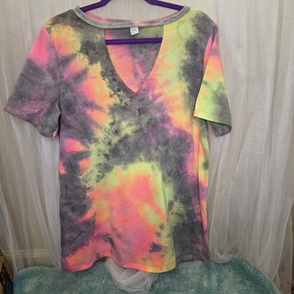Tops - Tie-Dye V-Neck Women’s Top
